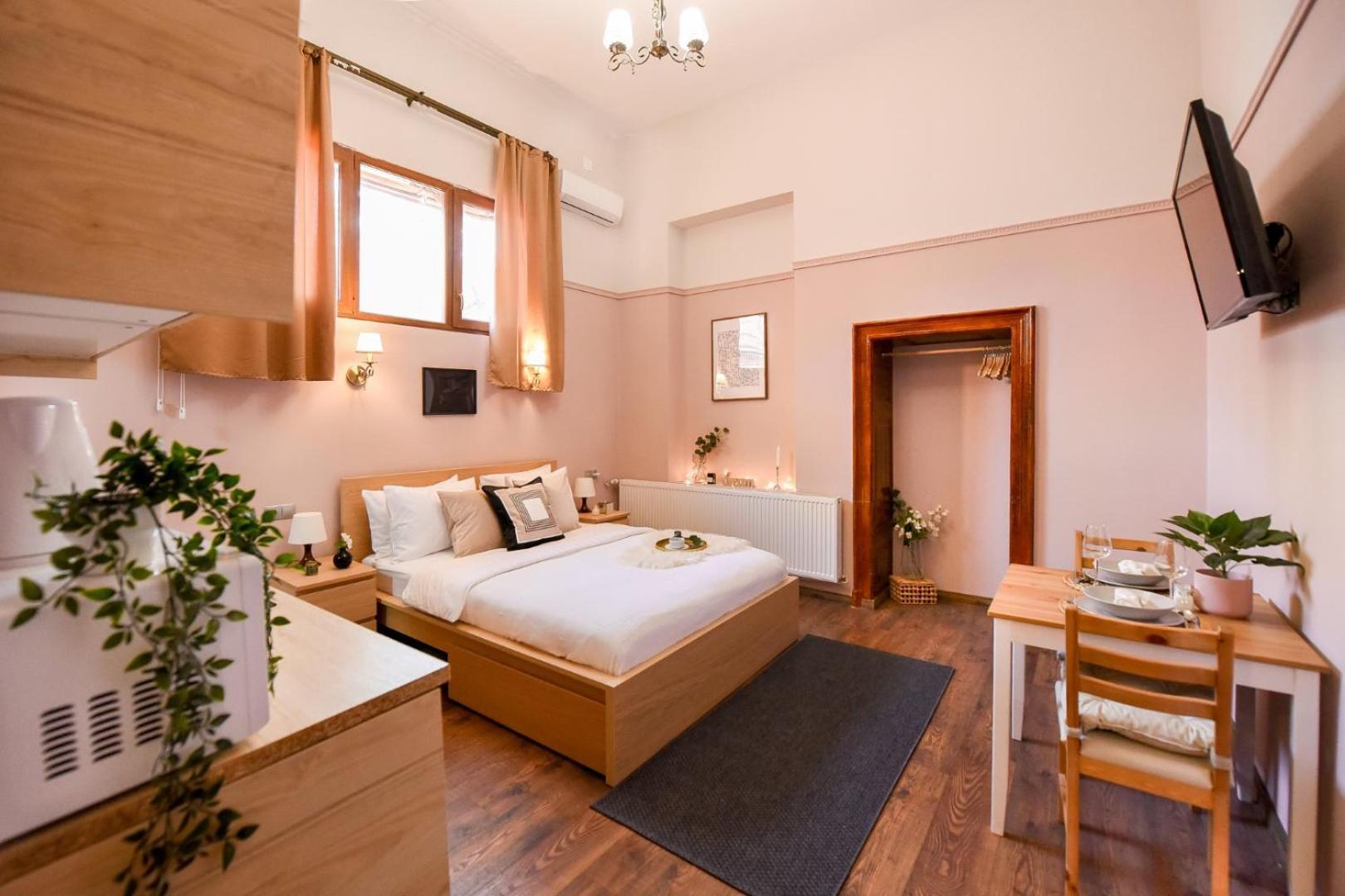 Historic Charm, Modern Comfort - Accommodation In The Heart Of The Old Town Bucarest Camera foto