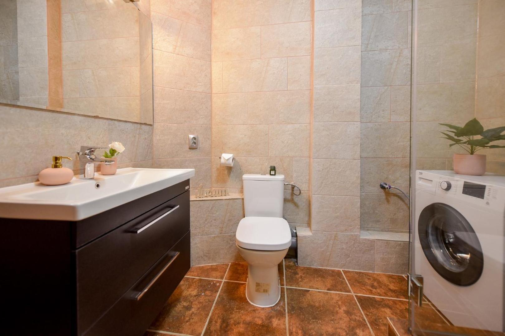 Historic Charm, Modern Comfort - Accommodation In The Heart Of The Old Town Bucarest Camera foto