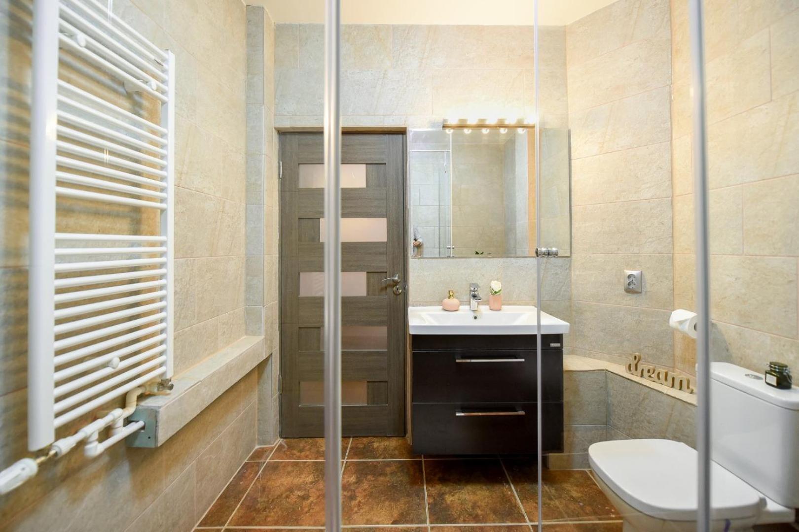 Historic Charm, Modern Comfort - Accommodation In The Heart Of The Old Town Bucarest Camera foto