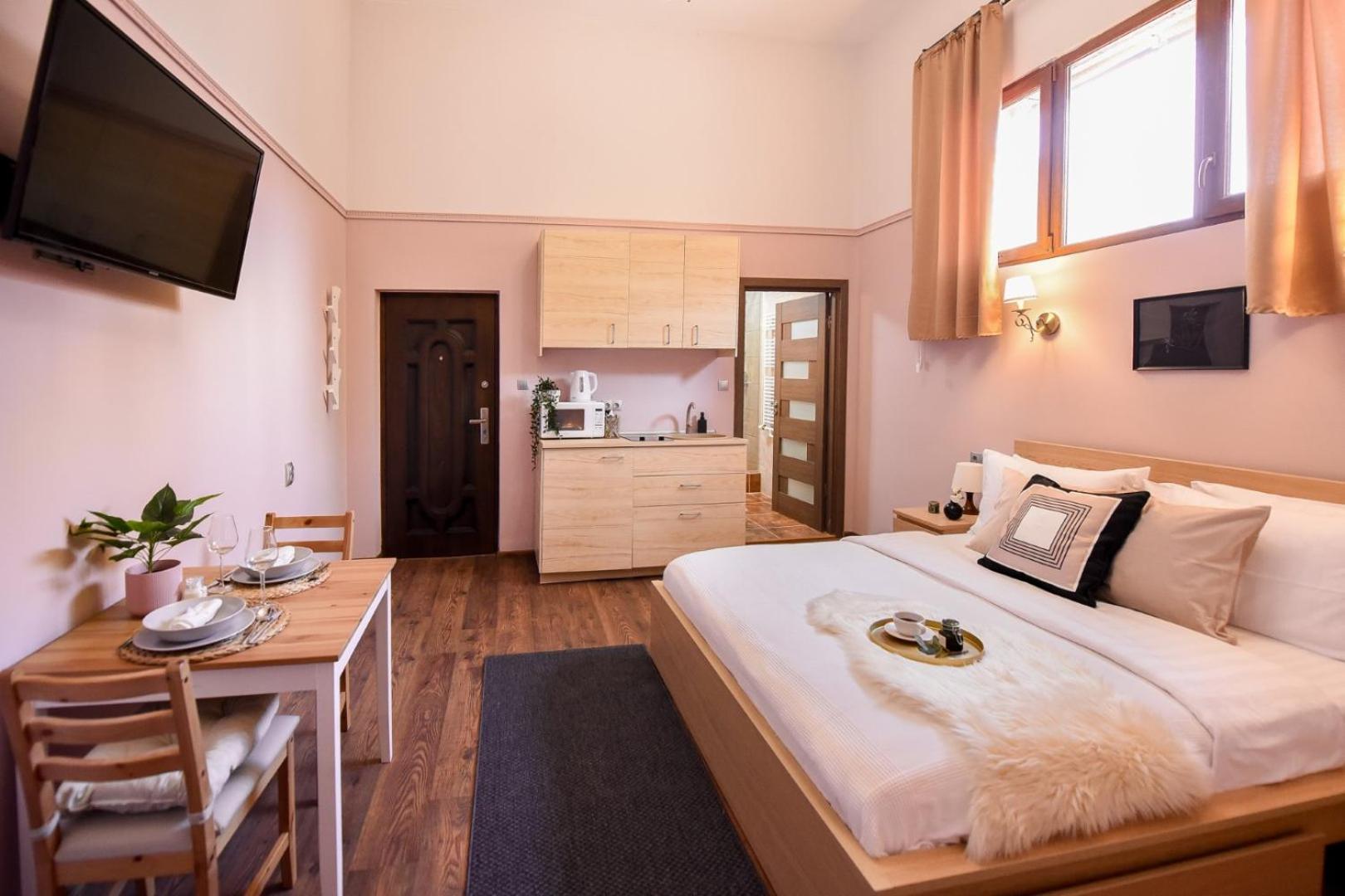 Historic Charm, Modern Comfort - Accommodation In The Heart Of The Old Town Bucarest Camera foto