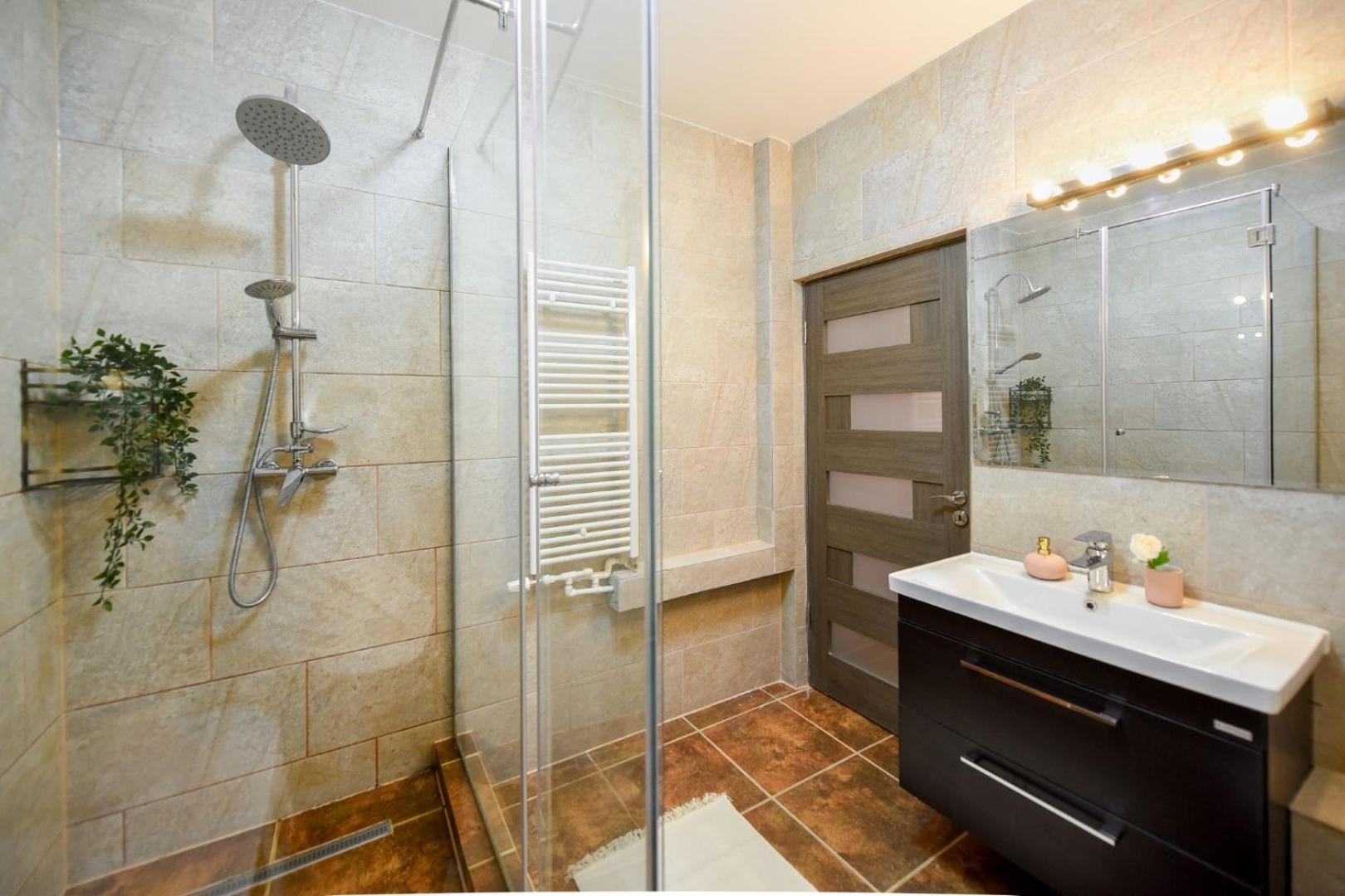 Historic Charm, Modern Comfort - Accommodation In The Heart Of The Old Town Bucarest Camera foto